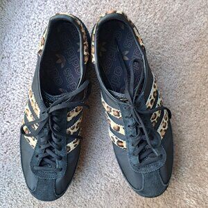 Adidas size 9 women's shoes